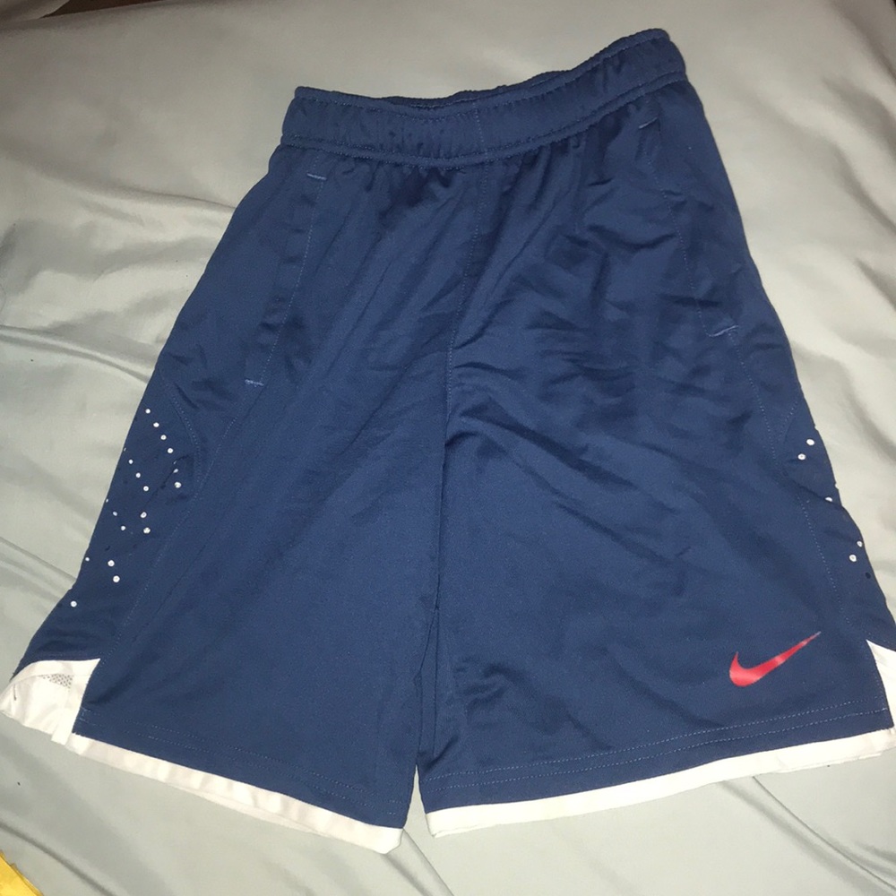 nike basketball shorts !